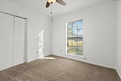 105 Alice Street Anahuac TX 77514