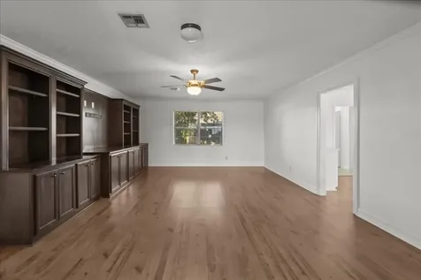 105 Alice Street Anahuac TX 77514