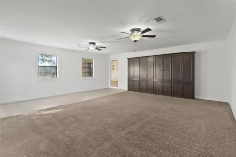 105 Alice Street Anahuac TX 77514