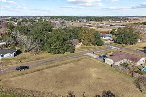 105 Alice Street Anahuac TX 77514