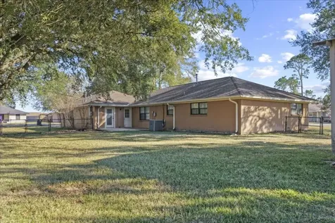 105 Alice Street Anahuac TX 77514
