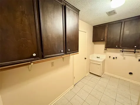 1221 Green Briar Drive Huntsville TX 77340