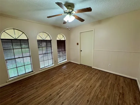 1221 Green Briar Drive Huntsville TX 77340
