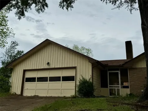 1221 Green Briar Drive Huntsville TX 77340