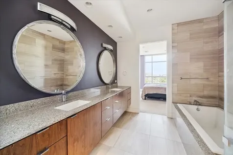 3331 D'amico Street 404 Houston TX 77019