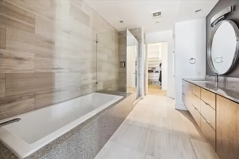 3331 D'amico Street 404 Houston TX 77019