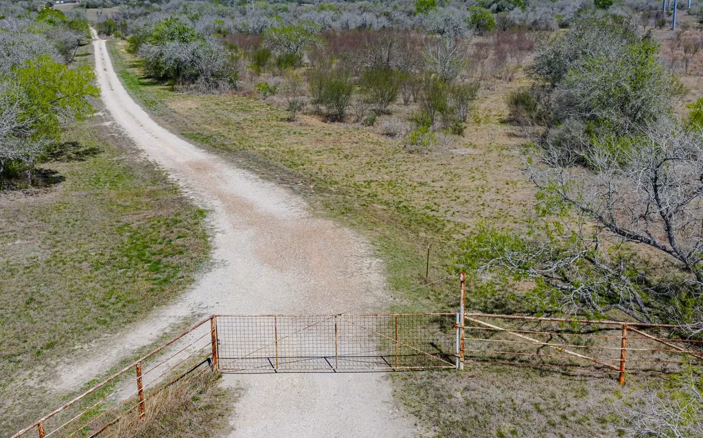5923 Fm 1726 Goliad TX 77963