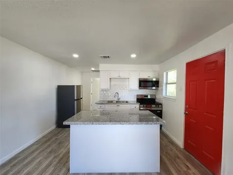 2706 Berry Street A Houston TX 77004