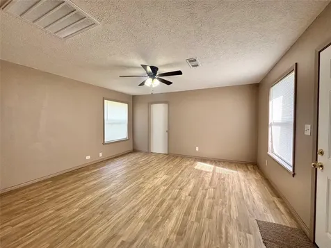 909 W Elder Colmesneil TX 75938
