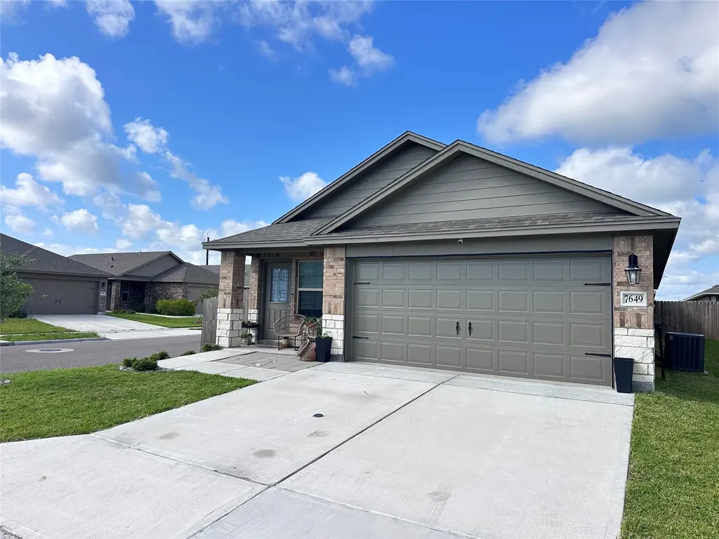 7649 Herd Rider Lane Corpus Christi TX 78414