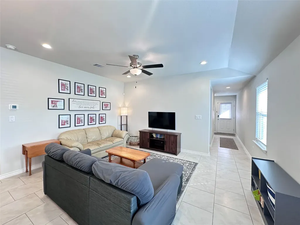 7649 Herd Rider Lane Corpus Christi TX 78414