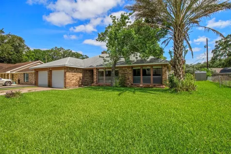 206 Stanford Street Lake Jackson TX 77566