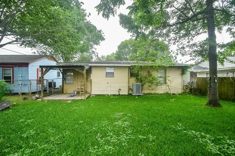 225 17th Ave N Texas City TX 77590