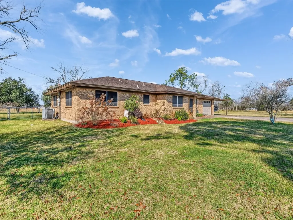 1348 Gifford Road Angleton TX 77515