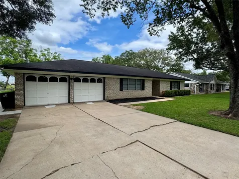 2013 Crestwood Drive Richmond TX 77469