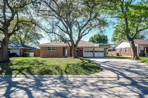 1202 Dwinnell Street Baytown TX 77520