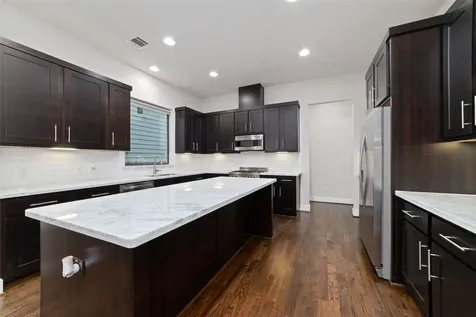 1917 W 15th Street A Houston TX 77008