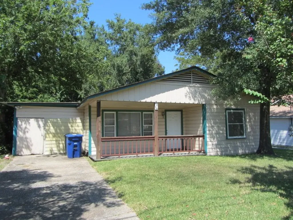 1310 16th Street Huntsville TX 77340