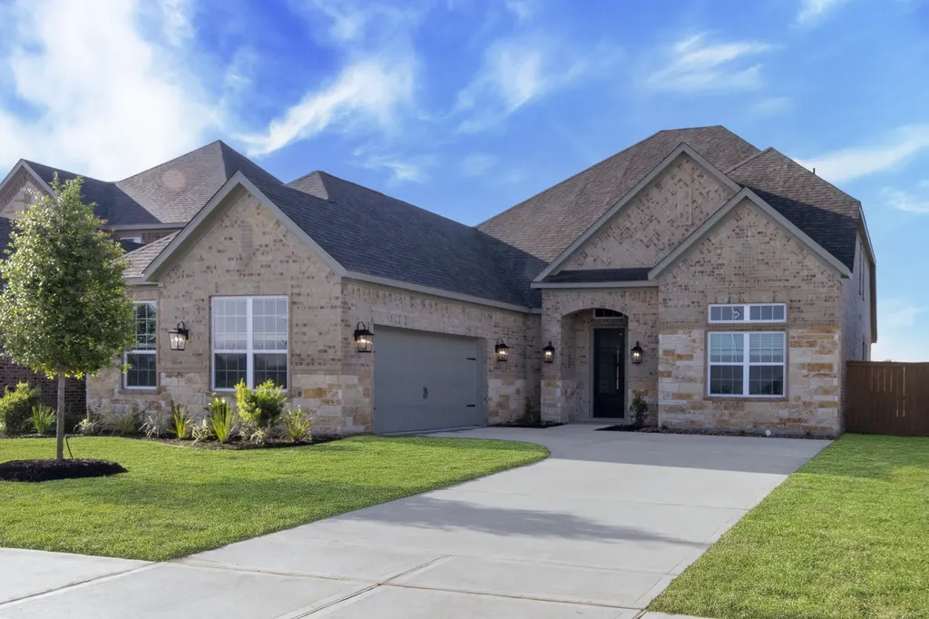 1915 June Lake Lane Iowa Colony TX 77583