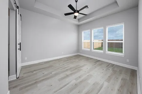 1915 June Lake Lane Iowa Colony TX 77583