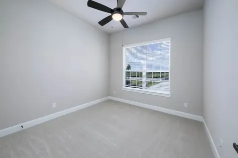 1915 June Lake Lane Iowa Colony TX 77583