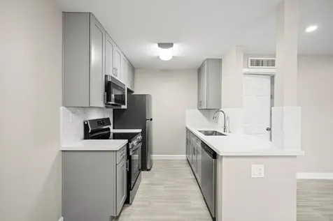 2201 Fountain View Drive 25 Houston TX 77057