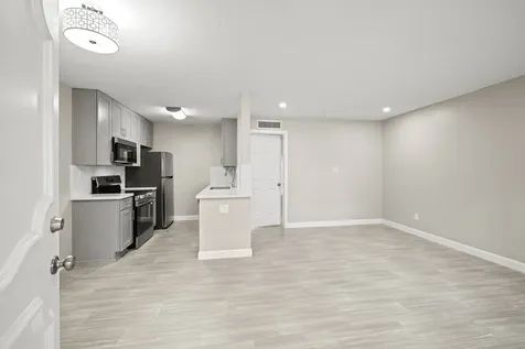 2201 Fountain View Drive 25 Houston TX 77057