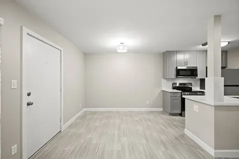 2201 Fountain View Drive 25 Houston TX 77057