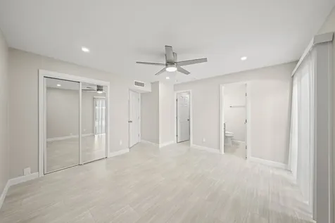 2201 Fountain View Drive 25 Houston TX 77057