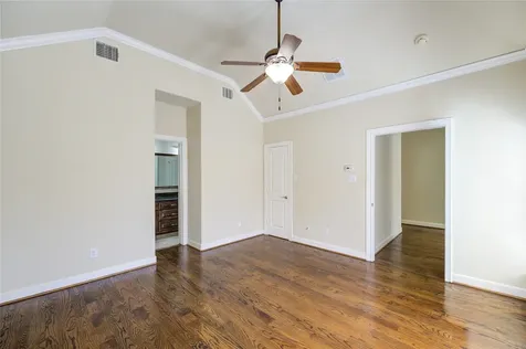 5813 Washington Avenue B Houston TX 77007