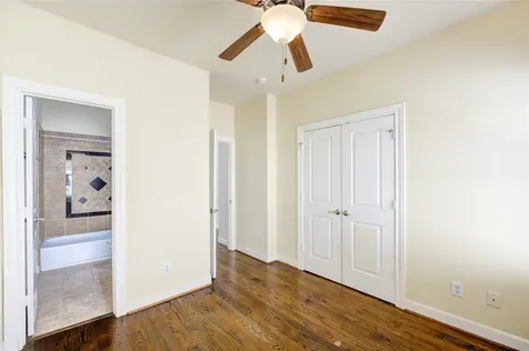 5813 Washington Avenue B Houston TX 77007