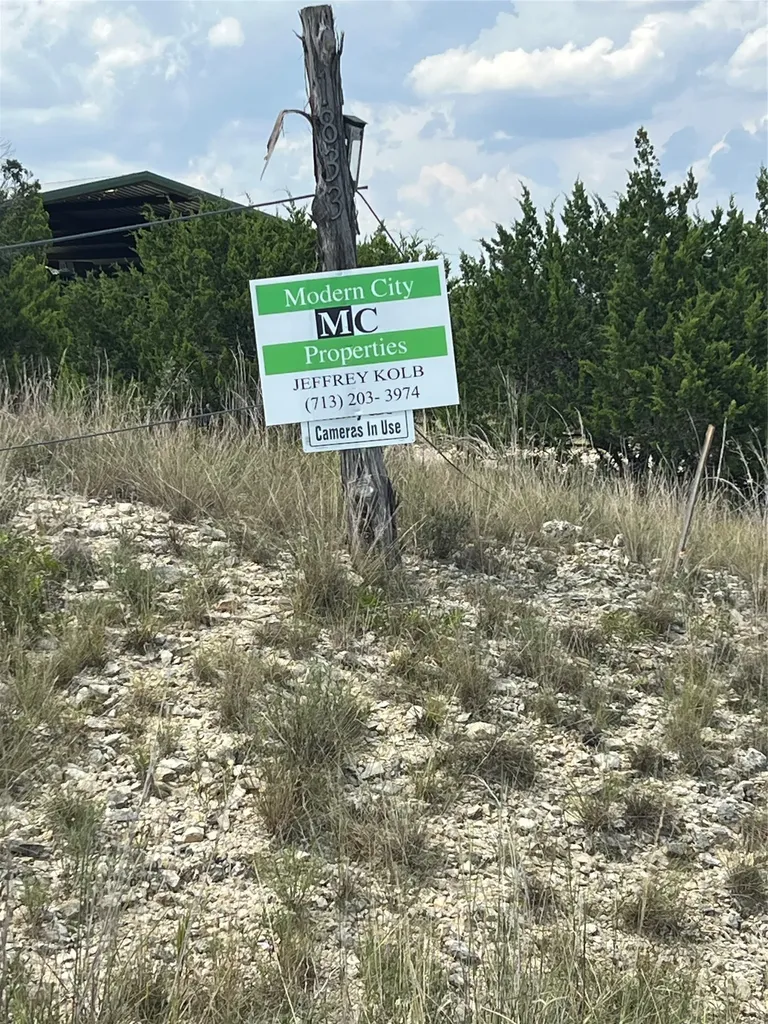 1833 W Broad Oak Drive Bandera TX 78003