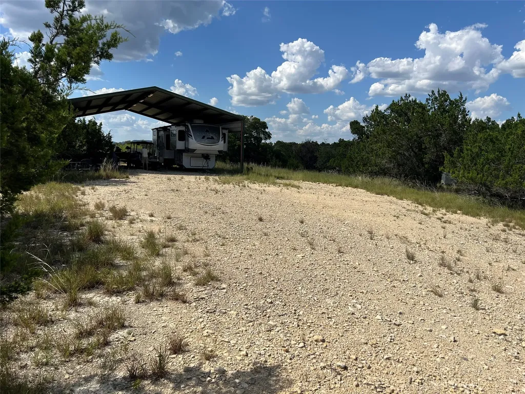 1833 W Broad Oak Drive Bandera TX 78003