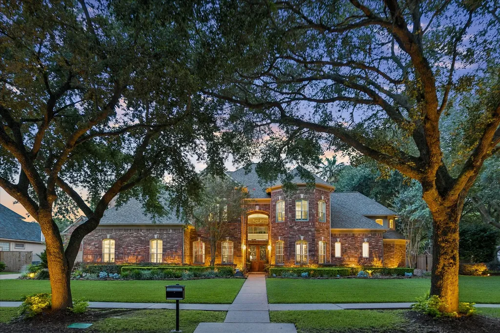 624 Lakeshore Drive Sugar Land TX 77478