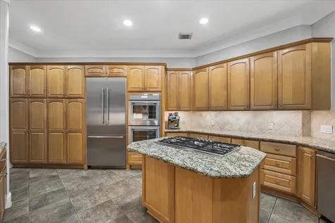 624 Lakeshore Drive Sugar Land TX 77478