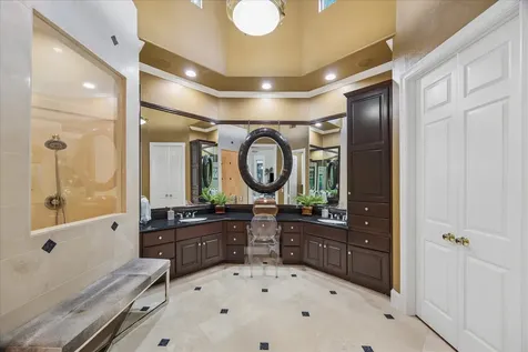 624 Lakeshore Drive Sugar Land TX 77478