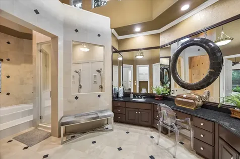 624 Lakeshore Drive Sugar Land TX 77478