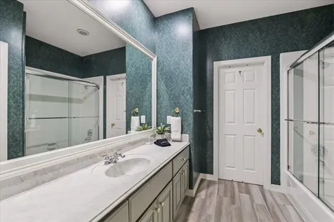 624 Lakeshore Drive Sugar Land TX 77478