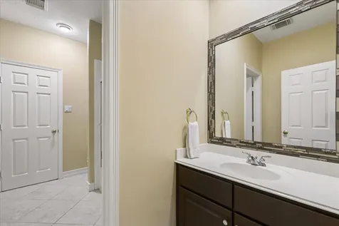 624 Lakeshore Drive Sugar Land TX 77478