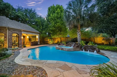 624 Lakeshore Drive Sugar Land TX 77478