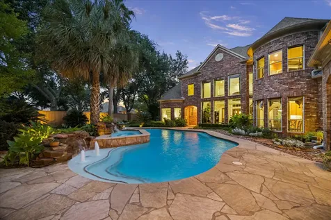 624 Lakeshore Drive Sugar Land TX 77478