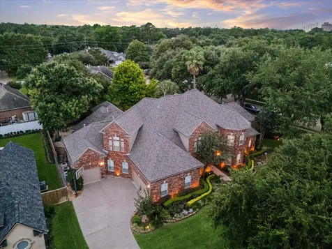 624 Lakeshore Drive Sugar Land TX 77478