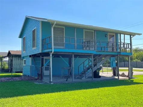 215 12th Street San Leon TX 77539