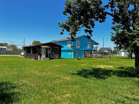 215 12th Street San Leon TX 77539