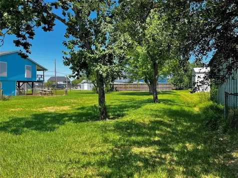 215 12th Street San Leon TX 77539