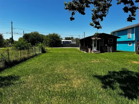 215 12th Street San Leon TX 77539