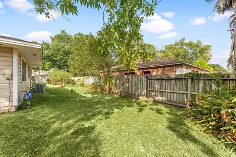 1811 Myrtle Street Liberty TX 77575