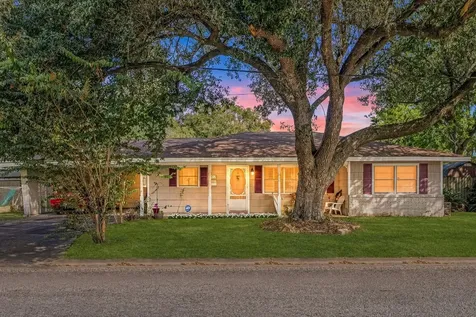 1811 Myrtle Street Liberty TX 77575