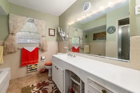 1811 Myrtle Street Liberty TX 77575