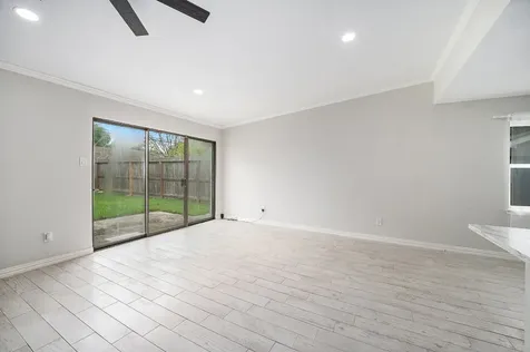 10818 Hillcroft Avenue Houston TX 77096
